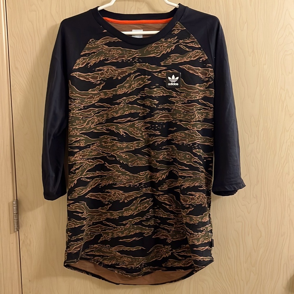 3/4 Sleve Adidas skateboarding t-shirt
